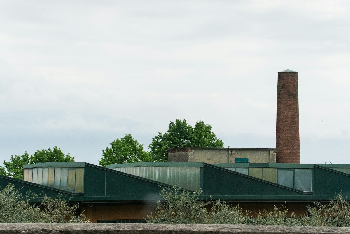 Industrial rooftop maintenance zone